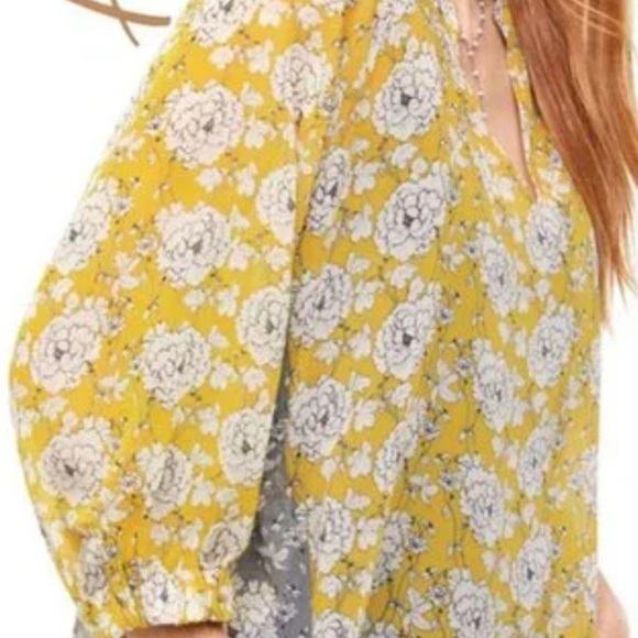 CAbi Yellow and White Floral Tunic - Picture 8 of 9